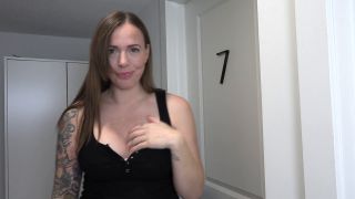 yogabella Fucking Neighbour in Hallway-2