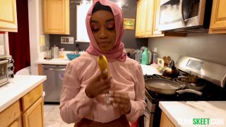 Lily Starfire - Shy Hijab Girl Learns All About a Weird Am3r!can Tradition [1080p] - African Am3r!can-2