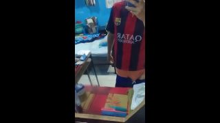 Shorts FUTBOLISTA DE MÉXICO CON ENORMES BULTOS DE SU VERGA EN SHORTS -6