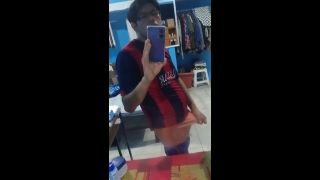 Shorts FUTBOLISTA DE MÉXICO CON ENORMES BULTOS DE SU VERGA EN SHORTS -8