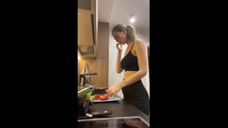 Mira - heyhorny () Heyhorny - do you want to cook with me or just eat the food i made 05-08-2020-4