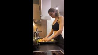 Mira - heyhorny () Heyhorny - do you want to cook with me or just eat the food i made 05-08-2020-8