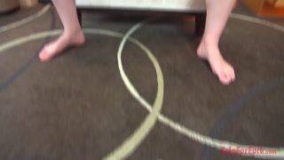 FC2PPV 4761161 長身美女に全裸正座させて説教して孕ませ中出し！中出し精子を垂らしちゃって「締めとけって言ったよね？」と説教。。-9