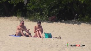 3 nudistas voyeur video one  2-7