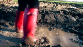 Dorothy In Wellies Latex!-0