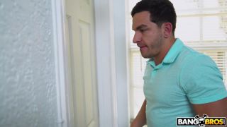 Rose Monroe Peeking In On This Juicy Big Ass (Big Ass porn)-3