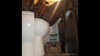 Mizzbeethebodyxxx () - client left so dick and azz was already wet so figured wouldnt let it go to waste 19-06-2019-8