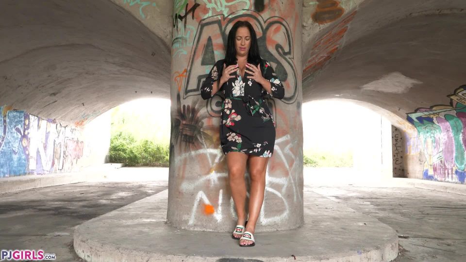 online clip 30 2019-08-14 – Vanda – Vanda Under Bridge on toys 