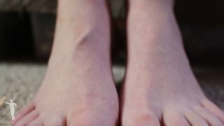 TinyGuyCustoms – Zaurus Shrunken Little Foot Boy.-0
