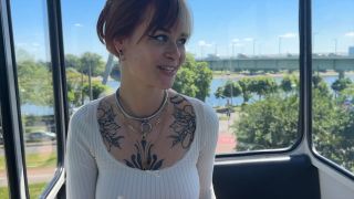 [K2S.CLUB] SallyDinosaur - Public Blowjob in der Seilbahn - HD 720P-3