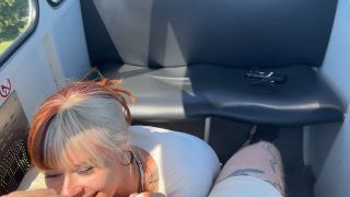 [K2S.CLUB] SallyDinosaur - Public Blowjob in der Seilbahn - HD 720P-5