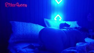 RiderQueenOk - Voy de viaje de negocios y mi hijastro me calienta y follamos-3