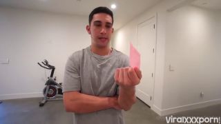 Anal porn Andreasmelons, Isaacandandrea Isaacandandrea tease with handjobs and erections in casual outfits in this OnlyFans video-1