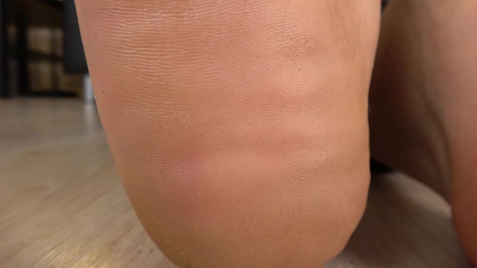 xxx video clip 24 UNDER GIRLS FEET – 12 Size Feet Giantess SFX HD, nhentai femdom on femdom porn 