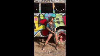 KristyJessica () Kristyjessica - this psychedelic location is stimulating my senses what about you 22-10-2020-0