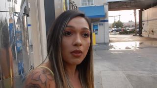 Footfetish Meet Vernizy's Feet At The Car Wash - Foot Fetish-1