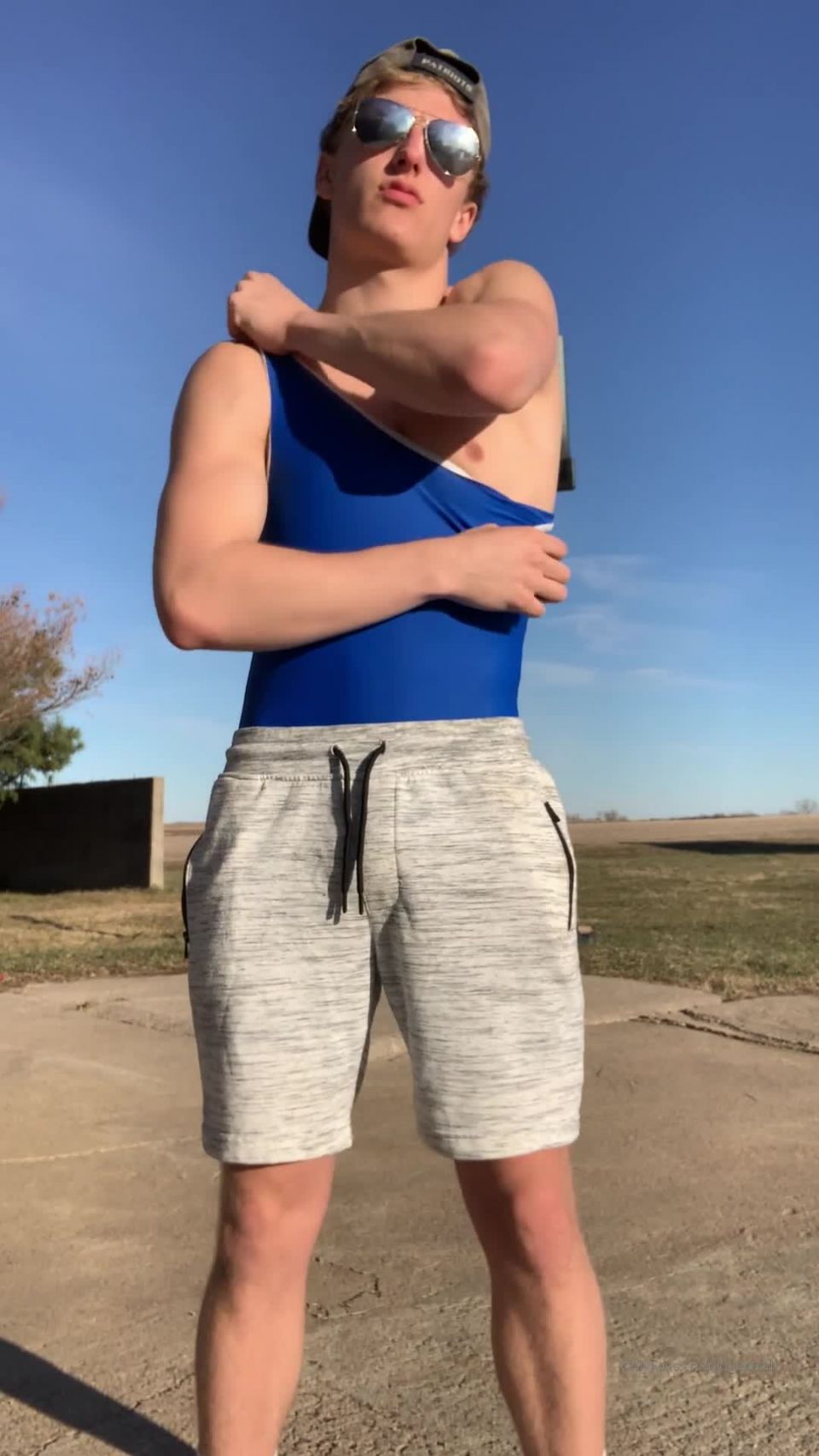 Loganwall () - undressing myself in my wrestling singlet outside 31-03-2020