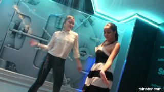 Porn tube Dripping wet lesbian amateurs-1