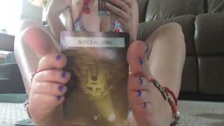 Femdom porn Alice Is More aka aliceismore - 03-28-2024 OnlyFans Video - Tarot reading in a Spring dress and barefoot sandals video Alice Is More-3