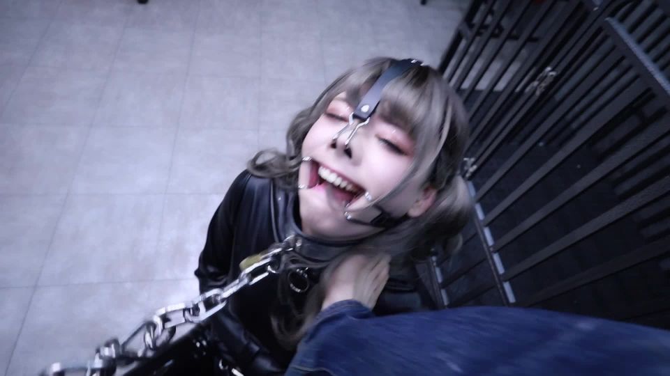 Lemon ラバー拘束具牛乳責め