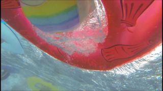 Online Tube Voyeur Under the water in the swimming pool - voyeur-7