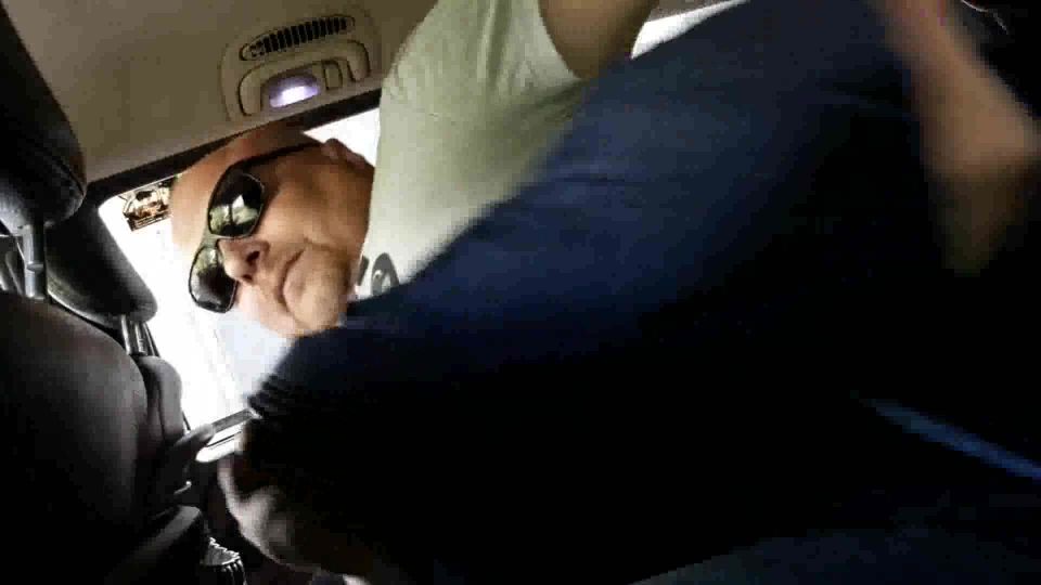 Amateur Blowjob in the Car