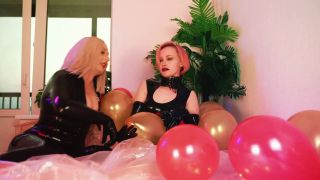 Latex Rubber Strapon Fuck Video  FaceSitting Lesbians Orgasms! Arya Gra-5