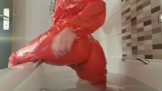 UKCuteGirl () Ukcutegirl - wet pvc in the bath 21-04-2021-9