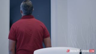 Riley Reid A Cold Night In December (Amateur porn)-1