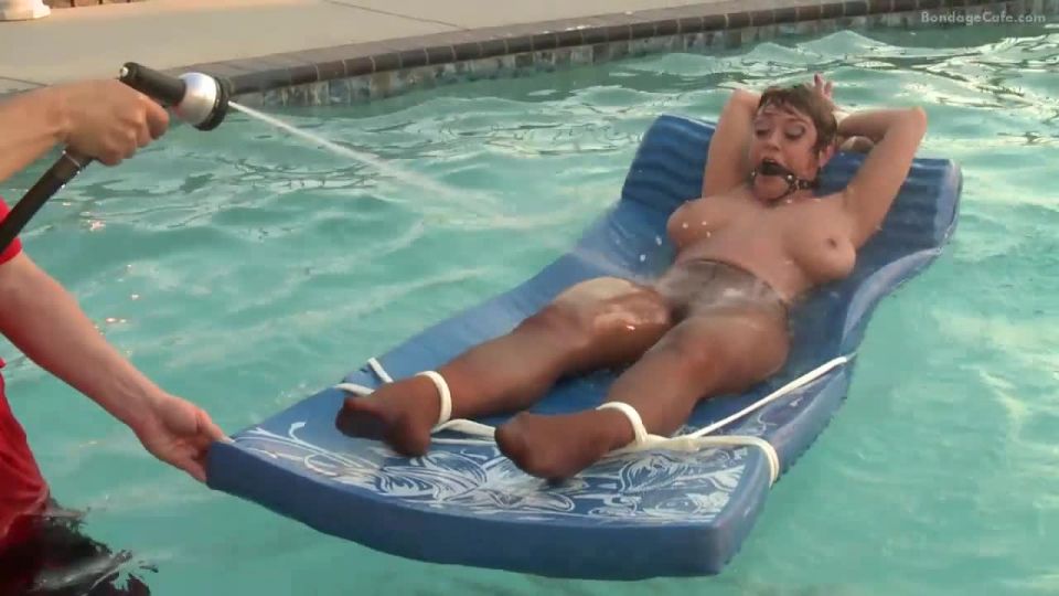 Wmbcv3wmbcv-1038 - Dee Williams - In the Pool