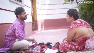 Desi bra and panty salesman bade bade dudhwali gao ki chhori k....-1