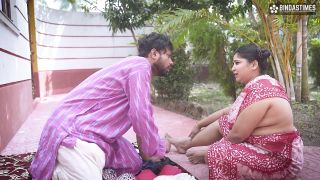Desi bra and panty salesman bade bade dudhwali gao ki chhori k....-2