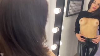 Hungry Kitty - Fuck In A Fitting Room Amateurporn-2