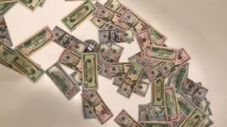 Goddess Kayla - goddesskaylaxo () Goddesskaylaxo - watch me count my cashmeet earnings as i show off my long legs and perfect valentino clad 27-06-2017-5