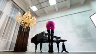 MylatexbabySvetlana Pink Latex & the Piano-2