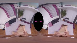 clip 49 Lina Luxa in La French Touch on virtual reality -6