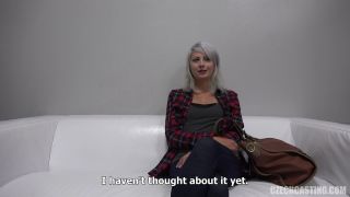 Julie.-1