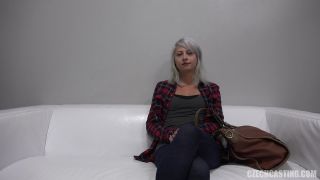 Julie.-2