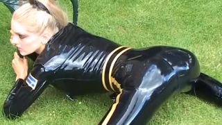 {vicki - Latex Police Catsuit (mp4, 576p, 187.73 Mb)|vicki - La-4