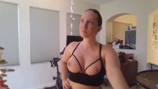 brittibratti 2023-12-04 Stream started at 12042023 0305 pm  Have a super Monday! Work Out Stream-9