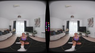 Workout Sesh - Lola Ellie - WankItNowVR.-1