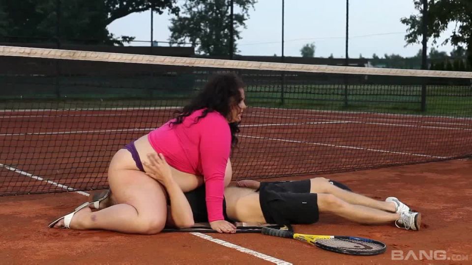 Fat Brunette Facesitting On The Tennis Court Facesitting!