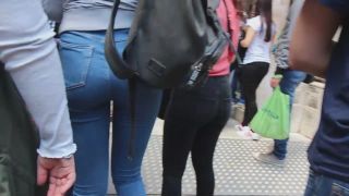 Goldilocks in tight jeans-6