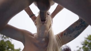 Blondie Bombshell: Weltklasse Titten Showdown!-4