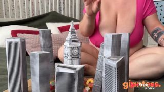 [Giantess.Porn] TheRoxanneMiller - Giantess Gulps and Burps a Little City Roxanne Miller-5