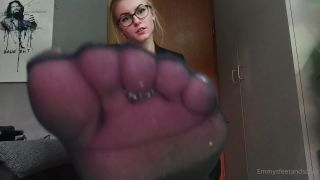 7154 Footfetish, licks feet,  Foot Worship-3