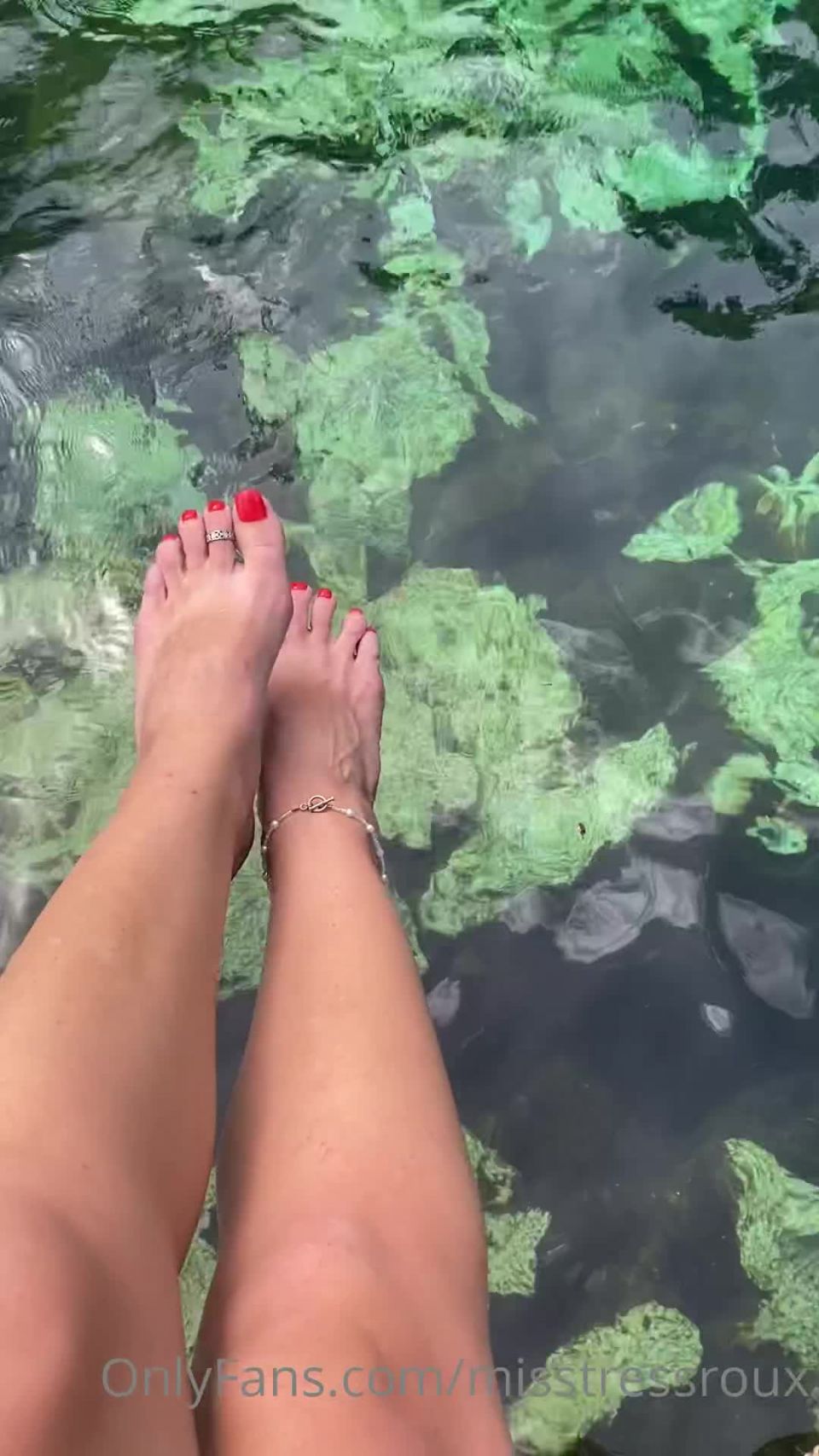 [footjob-porn.com] Onlyfans - GingerAlesFeet_115_misstressroux-26-07-2020-595825303-You wish you were in the Cenote worshipping my perfect size 5 feet Leak