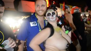 Fantasy_Fest_2014_Sideshow_Motorboating-5