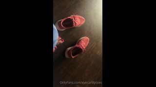 Onlyfans - EyeCandyToes - Super smelly and sweaty socks and shoes removal after an intense workout - 07-06-2021-9