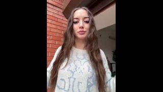 Mia Monroe Teases Her Juicy Butt in Exclusive Nude Video Mia Monroe brunette-5